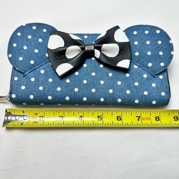 Loungefly Disney Minnie Mouse Denim Polka Dot Zip Around Wallet NWOT - Picture 6 of 8